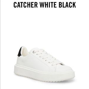 Steve Madden- Catcher White Black Women’s sneakers